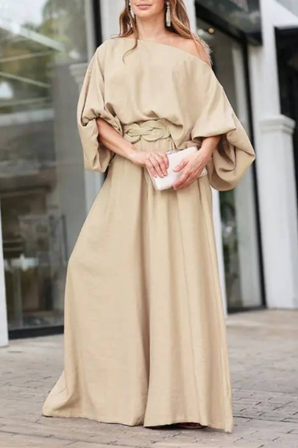 Conjunto de top con mangas farol y cuello al bies y pantalones de pierna ancha 