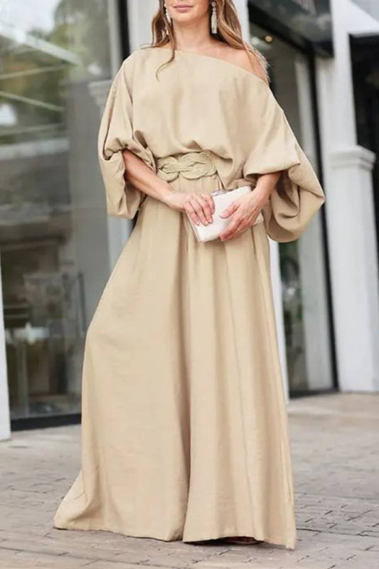 Conjunto de top con mangas farol y cuello al bies y pantalones de pierna ancha 