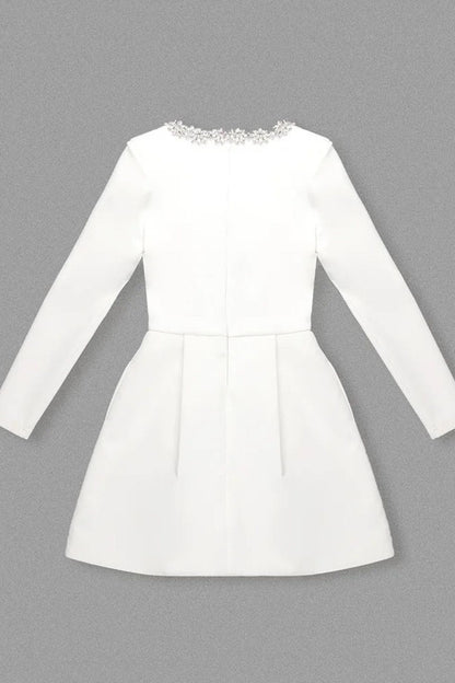 Vestido mini Alexia con cuello cuadrado y ribete de diamantes de imitación 