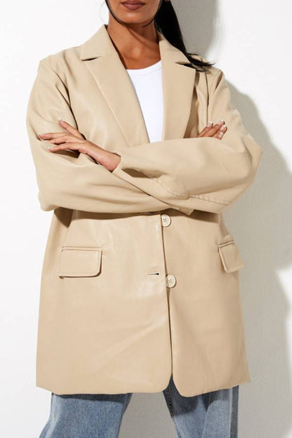 Blazer extragrande de piel sintética de Bershka