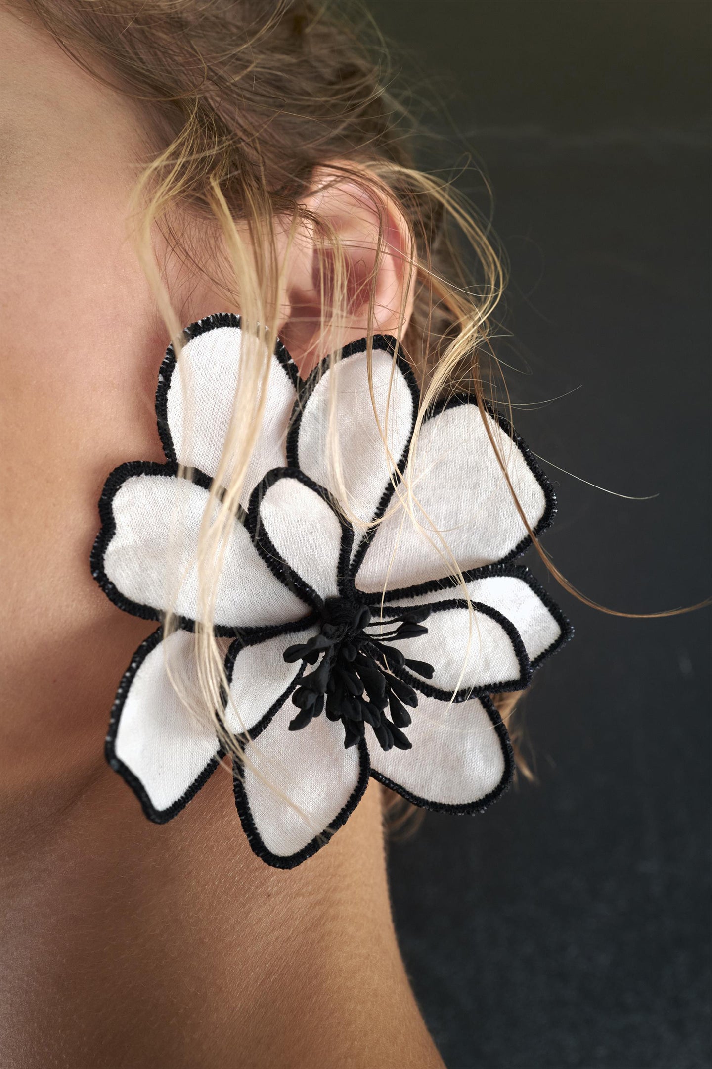 Pendientes de tela con flores 
