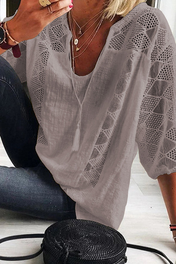 Blusa de mezcla de lino y algodón con borlas y diseño calado de patchwork