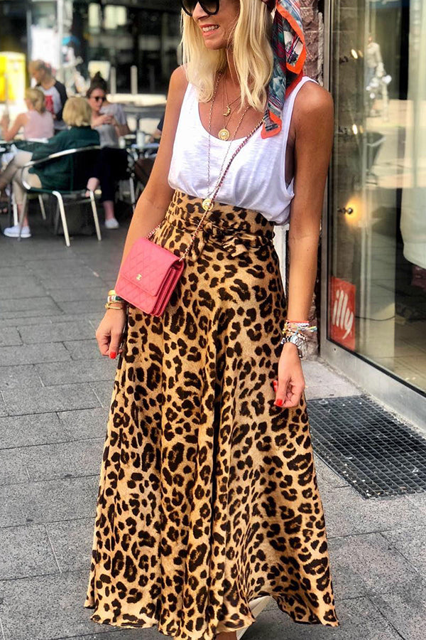 Falda midi de cintura elástica con lazo frontal y estampado de leopardo de satén de Today's Journey