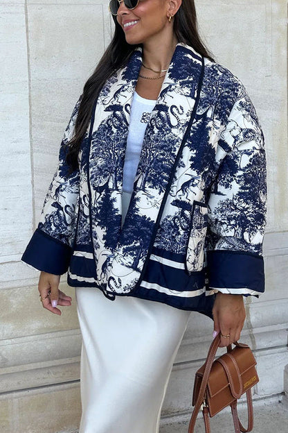 Chaqueta tipo kimono de algodón acolchado con bolsillo y estampado de tinta de porcelana con canciones románticas 