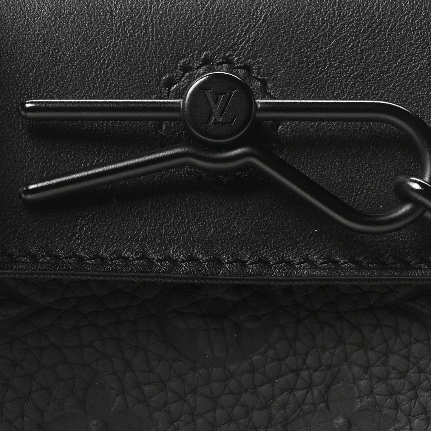 Taurillon Monogram Nano Steamer Black