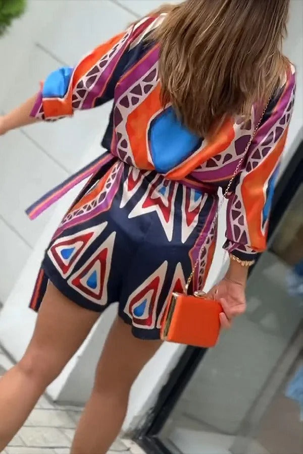 Conjunto de camisa de manga larga con estampado único de Sevilla y minifalda cruzada con lazo