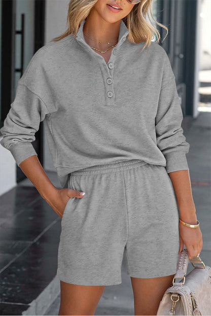 Conjunto de dos piezas de camiseta Henley de color liso y pantalones cortos de cintura alta