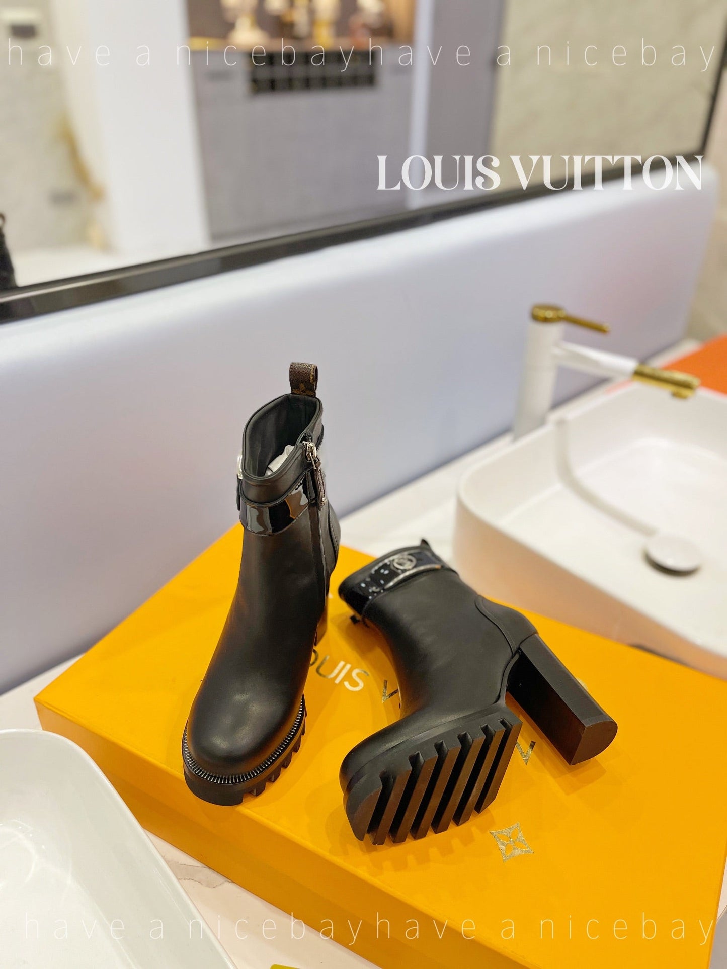 Premium LUV BOOTS 033