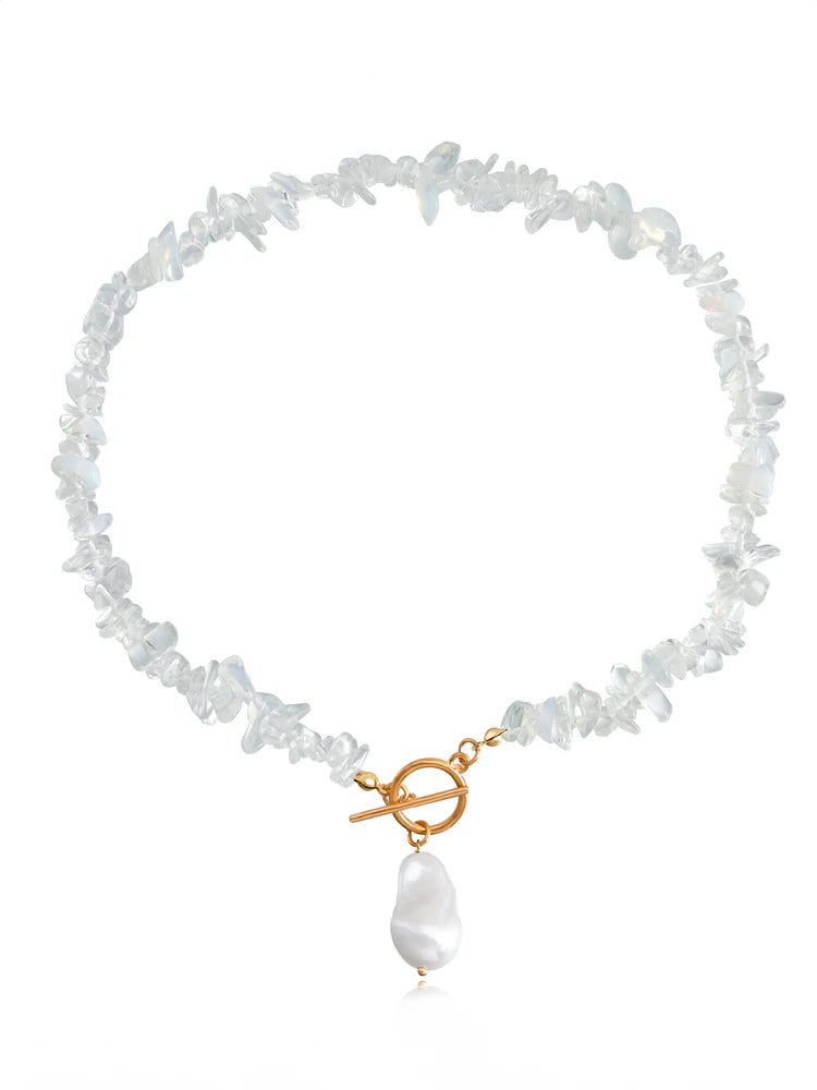 Collar llamativo de coral y perlas 
