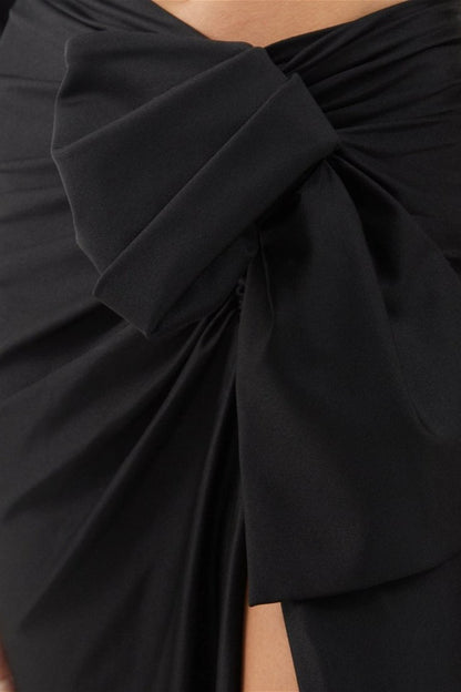 Slant Collar One Side Sleeve Dress Black
