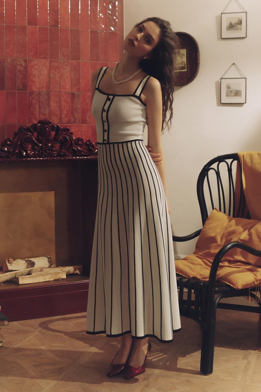 Vestido midi de punto con tirantes finos Pag 