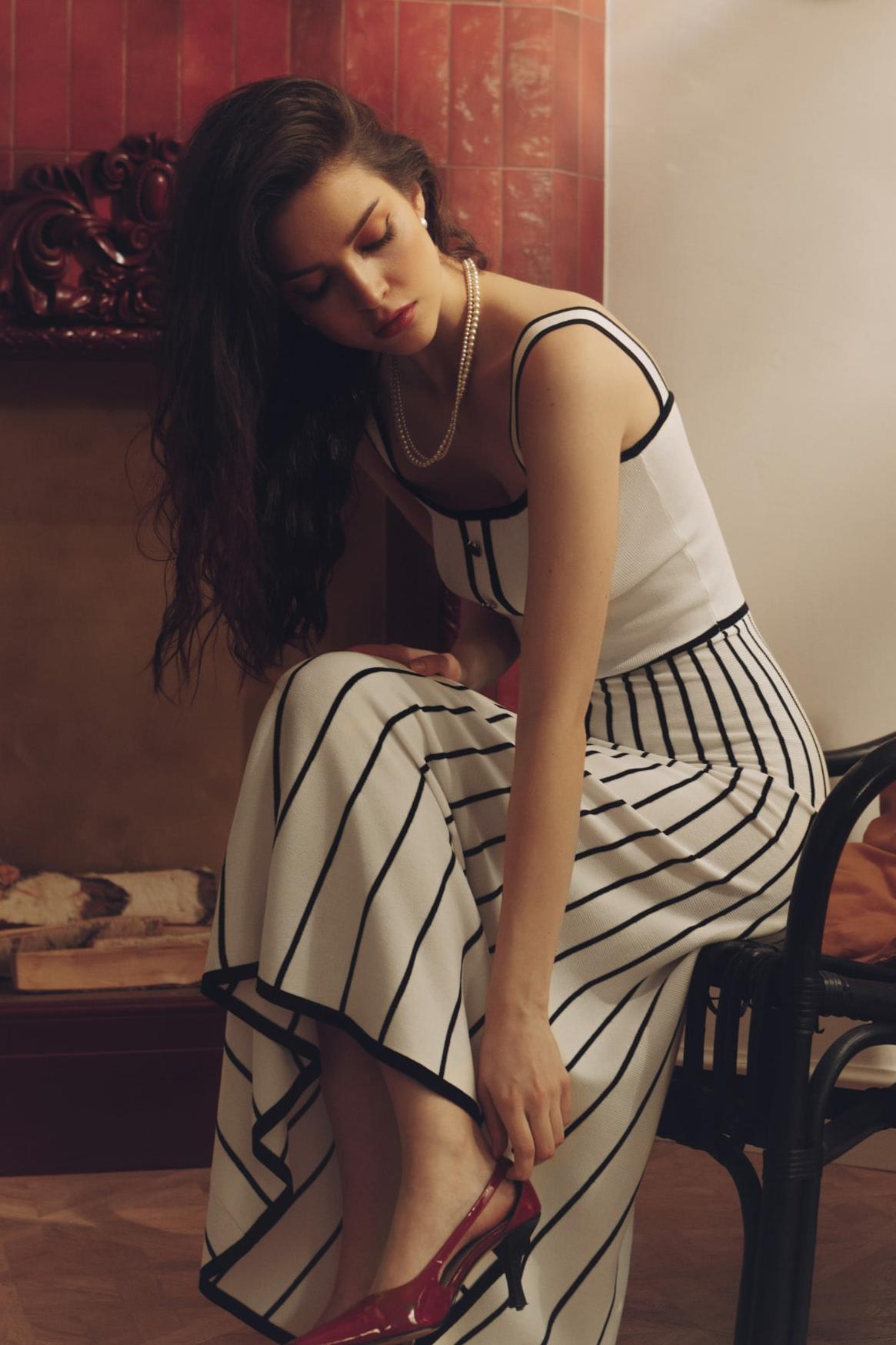 Vestido midi de punto con tirantes finos Pag 