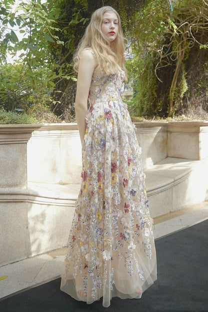 Vestido largo sin mangas con bordado floral 