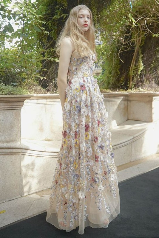 Vestido largo sin mangas con bordado floral 