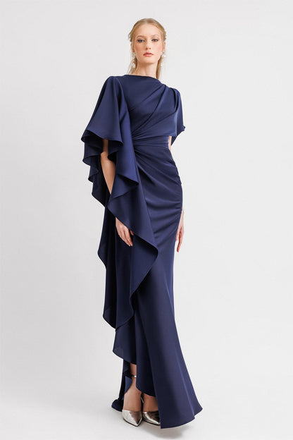 Vestido largo de satén con volantes fruncidos