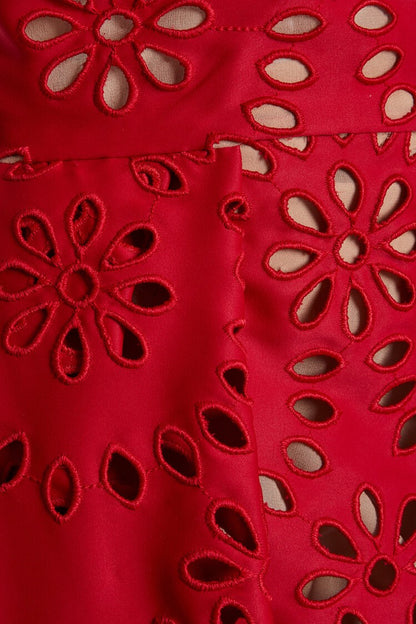 Vestido largo lencero con escote corazón de encaje 