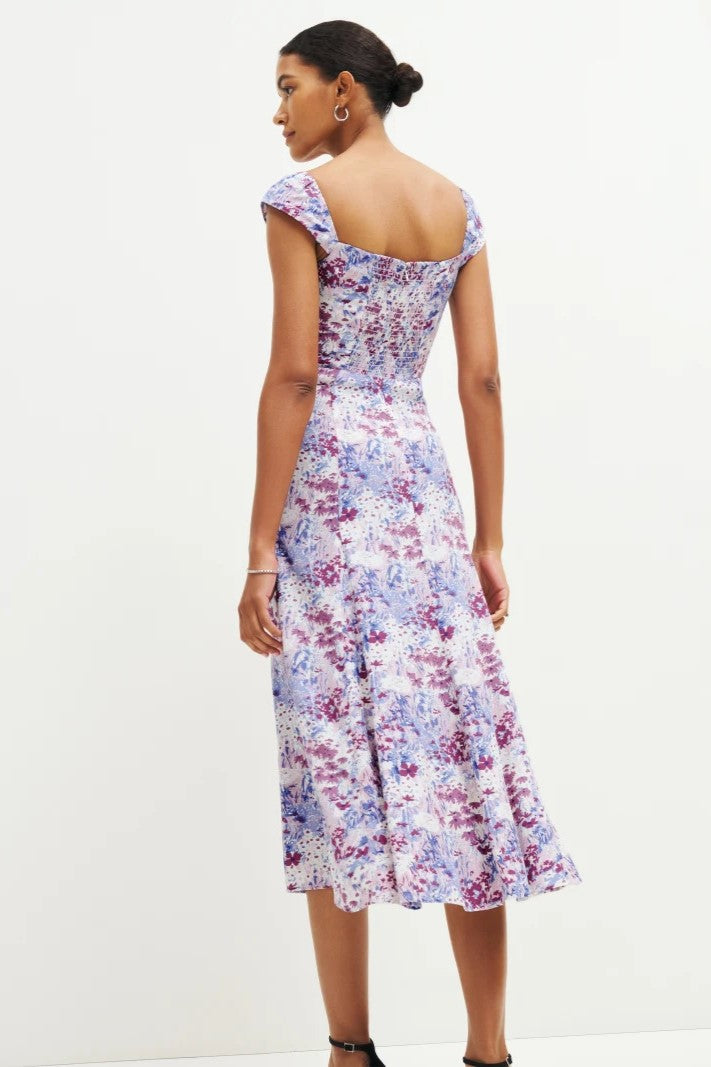 Vestido midi floral sin mangas con abertura 