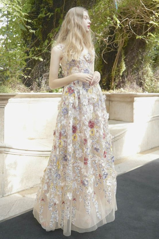 Vestido largo sin mangas con bordado floral 