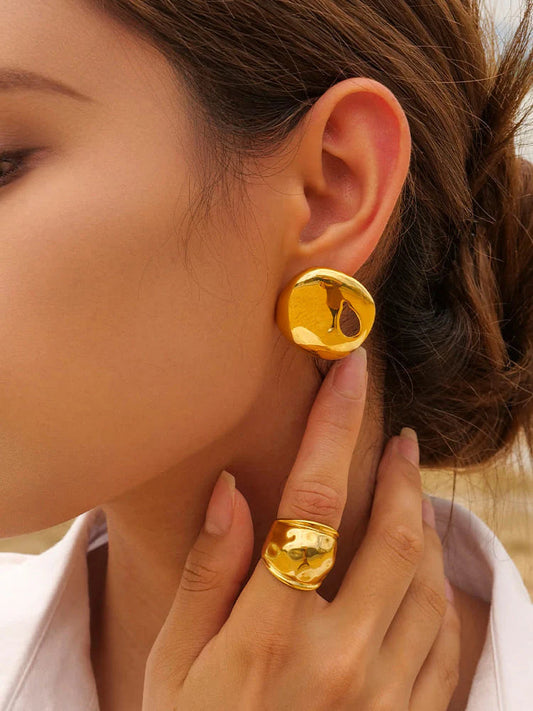 Anillo de doble cara con labios exagerados 