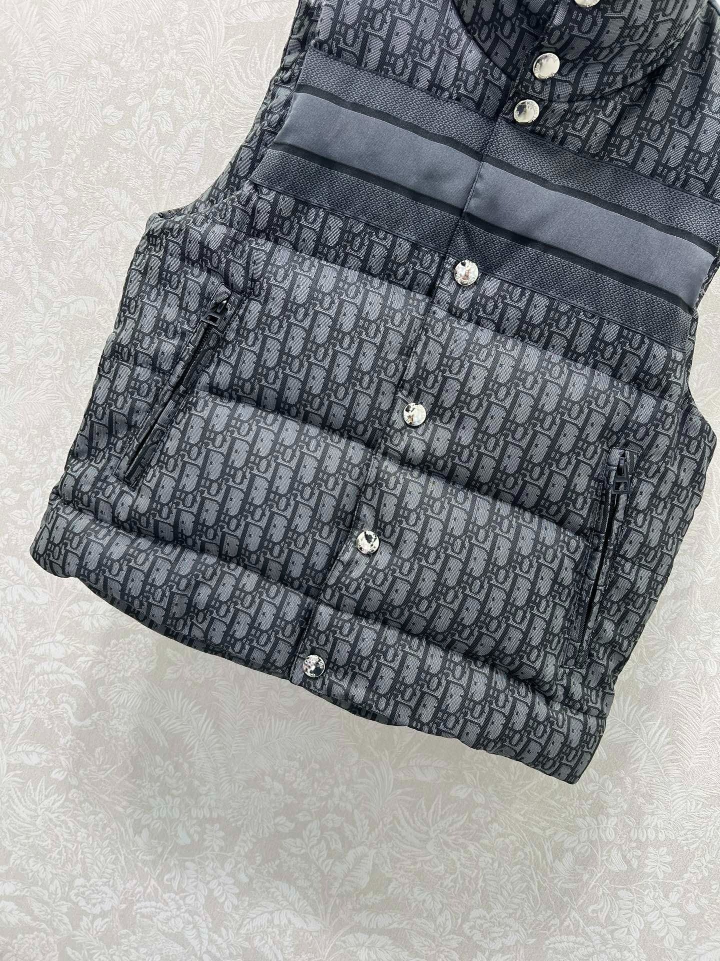 DIOR 25S SLEEVELESS PUFFER JACKET STYLE 312