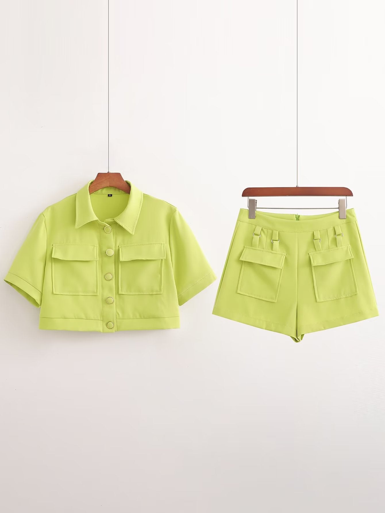 Ropa de verano para mujer, camisa con bolsillo decorativo, abrigo corto, cintura alta, pantalones cortos adelgazantes a juego.