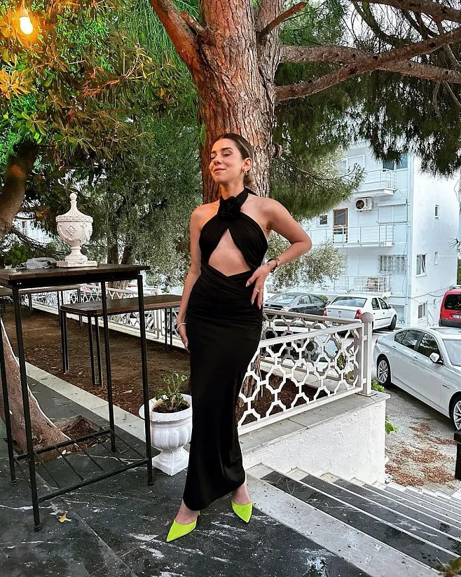 Vestido sexy con estampado floral, espalda descubierta, tirantes finos y escote halter.
