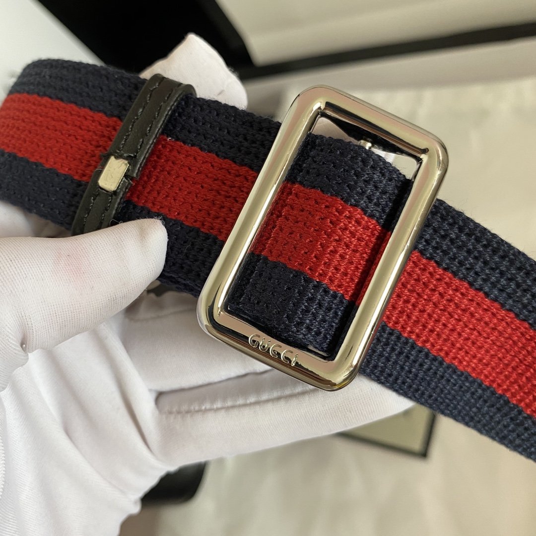 Gucci GG Supreme Messenger Bag