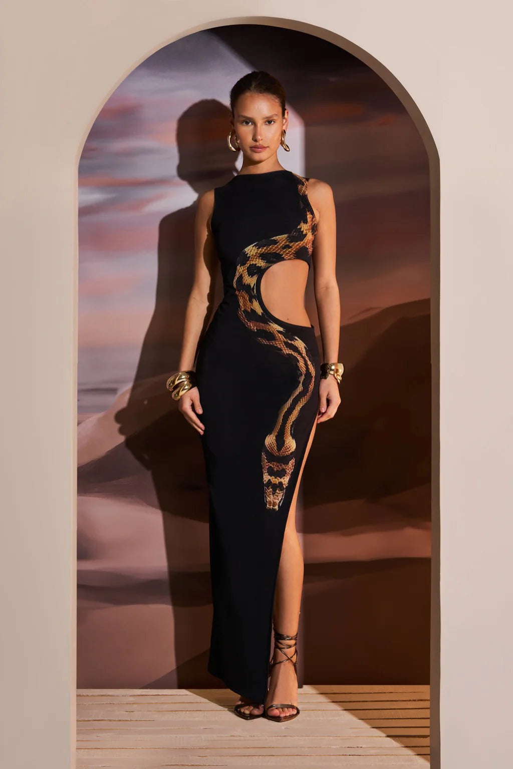 Vestido largo con aberturas y estampado de serpiente Yetta 