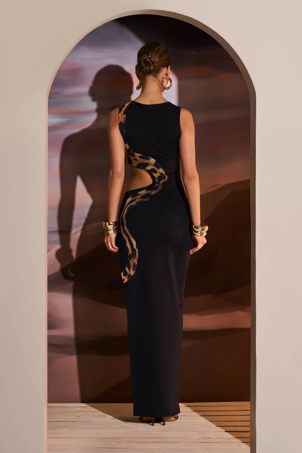 Vestido largo con aberturas y estampado de serpiente Yetta 