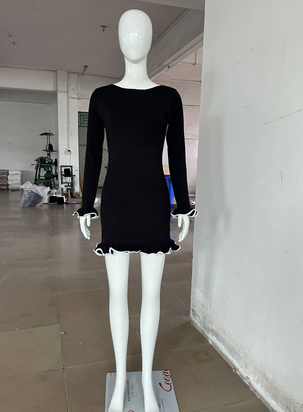 Vestido sexy con borde ondulado, ajustado, de punto con orejas de madera y mangas largas, para otoño e invierno.