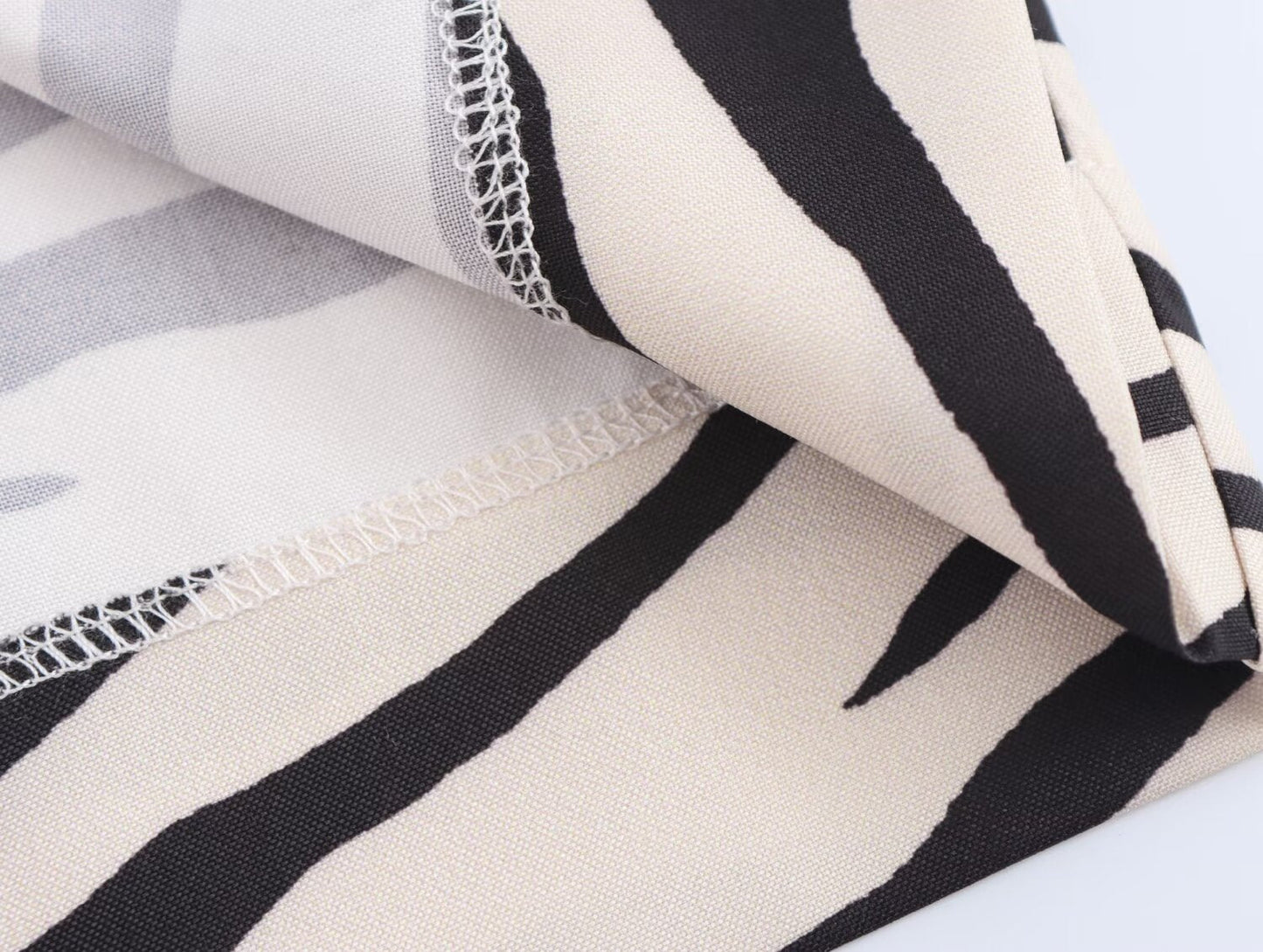 Vestido elegante con estampado animal de moda para mujer de otoño