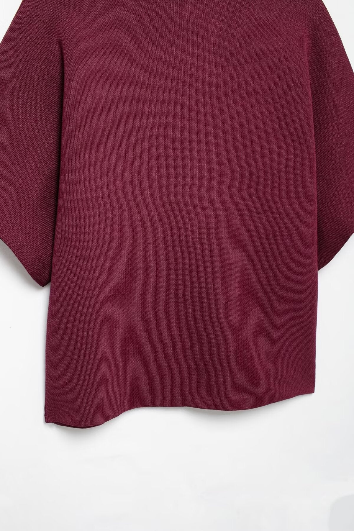 Top deportivo de manga corta con cuello en V y costuras lisas para mujer