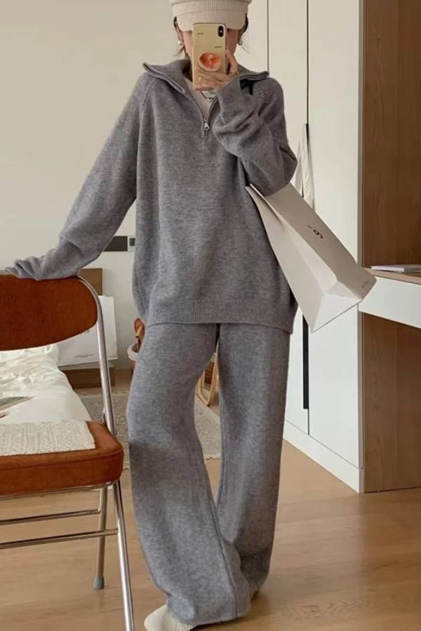 Traje informal de dos piezas con suéter de solapa y pantalones anchos
