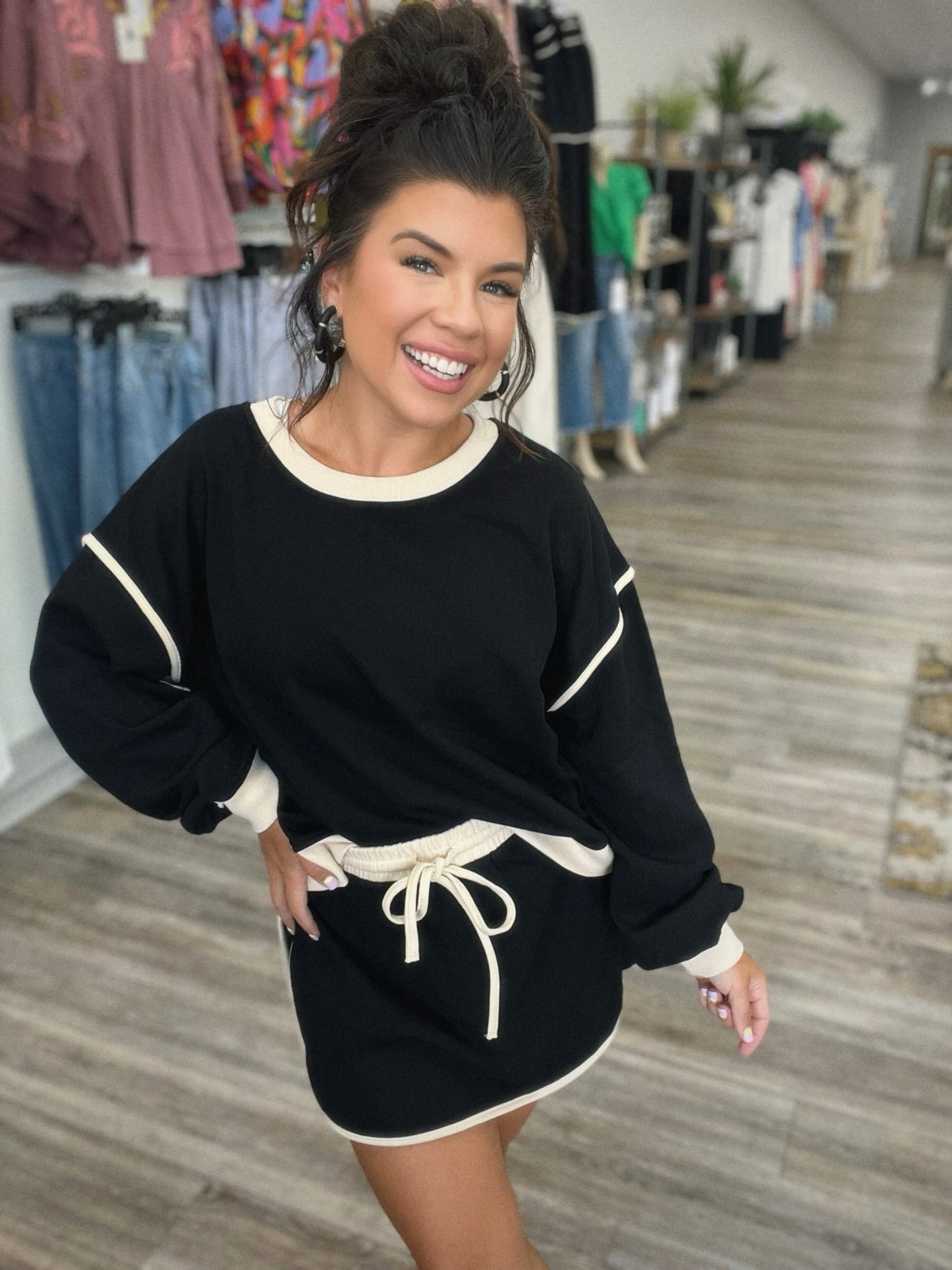 Traje de otoño para mujer, suéter holgado de algodón multicolor, falda de imitación y pantalones cortos.