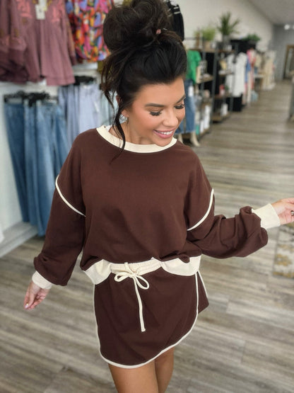 Traje de otoño para mujer, suéter holgado de algodón multicolor, falda de imitación y pantalones cortos.
