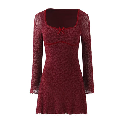 Vestido retro flocado de jacquard de manga larga para mujer, vestido de malla ajustado sexy francés para otoño e invierno.