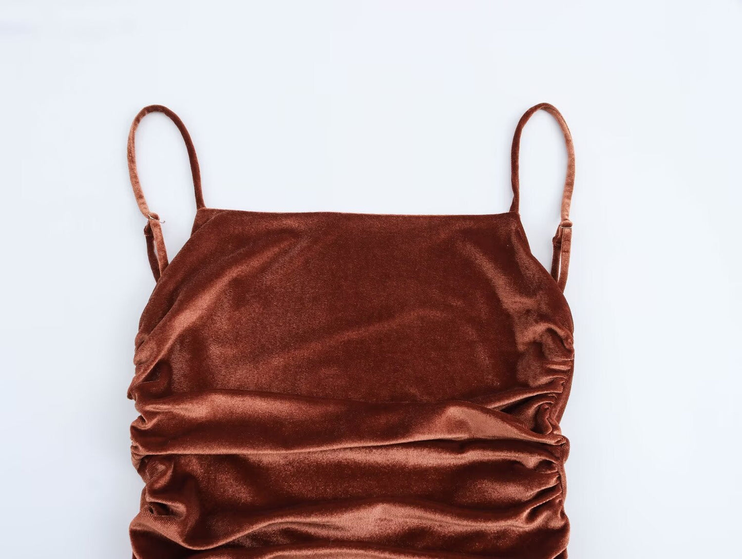 Vestido midi plisado con tirantes para mujer de otoño