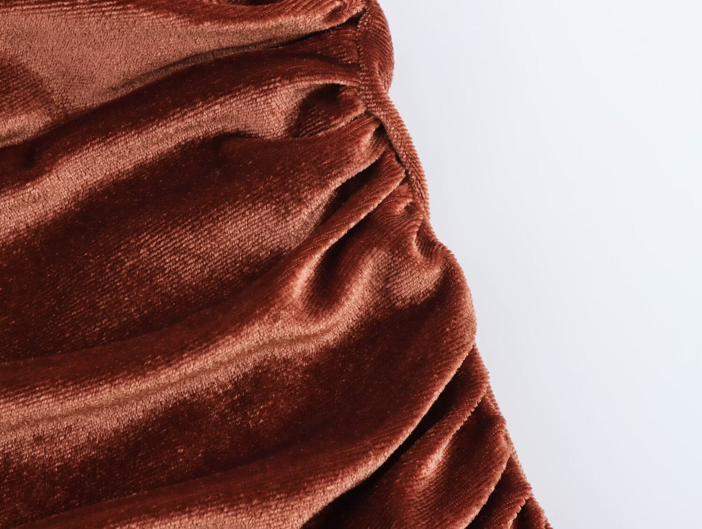 Vestido midi plisado con tirantes para mujer de otoño