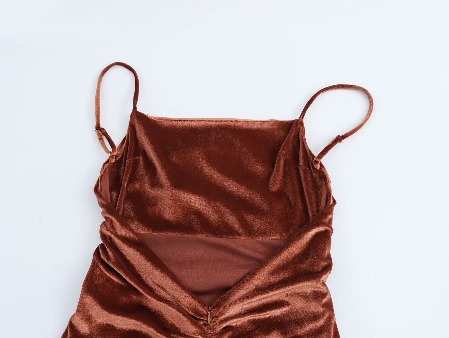 Vestido midi plisado con tirantes para mujer de otoño