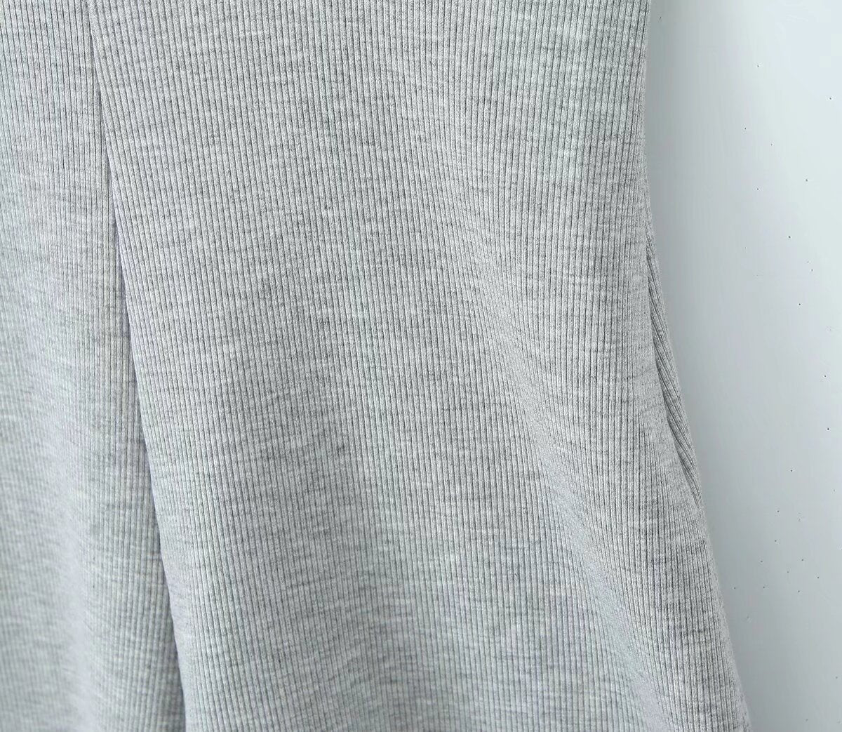 Mono de verano sexy con encaje en contraste de colores y tirantes finos, sin espalda, ajustado, pantalones cortos para mujer