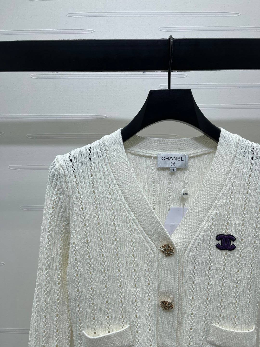 CC 25 Fishtail V-Neck Knitted Long-sleeved Cardigan White Wool