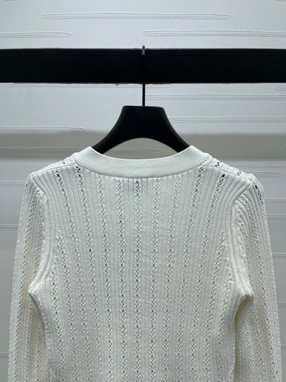 CC 25 Fishtail V-Neck Knitted Long-sleeved Cardigan White Wool