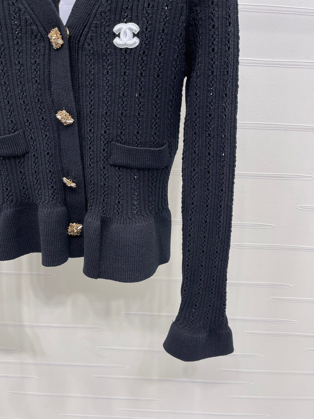CC 25 Fishtail V-Neck Knitted Long-sleeved Cardigan Black Wool