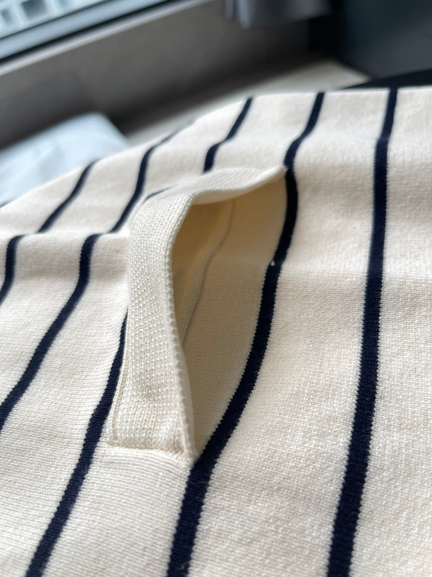 Gucci 25Fw Navy Blue Striped Contrast Knit Cardigan 109556