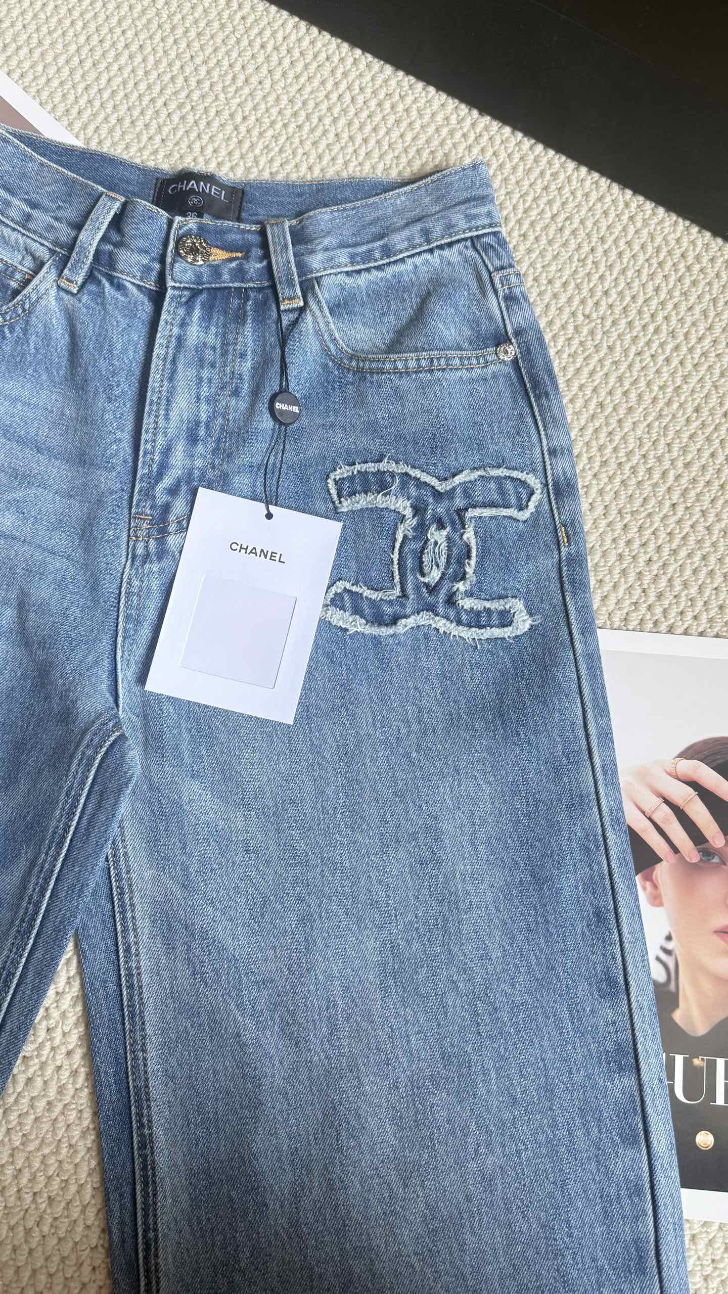 CC 25 Cross-stitched double C high-waisted straight-leg jeans