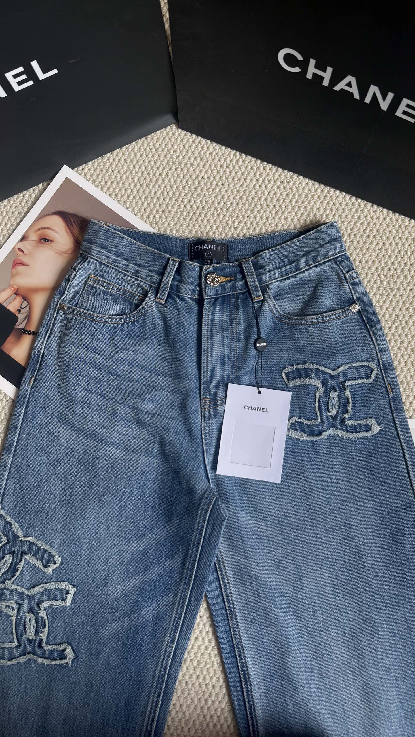 CC 25 Cross-stitched double C high-waisted straight-leg jeans