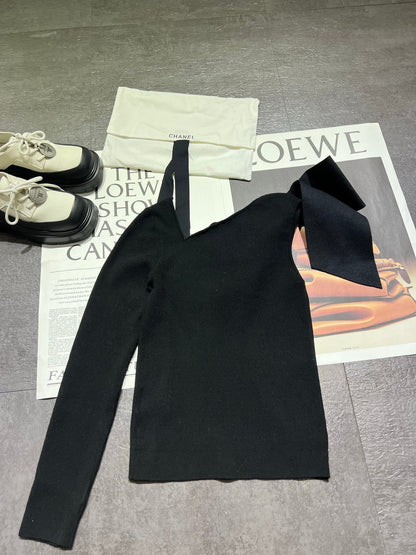 CC 25K Bow Series Off-Shoulder Top Black Wool