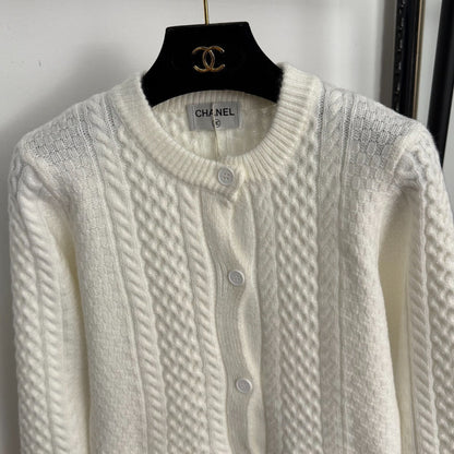 CC Double-Pocket Long-sleeved Cable-knit Cardigan