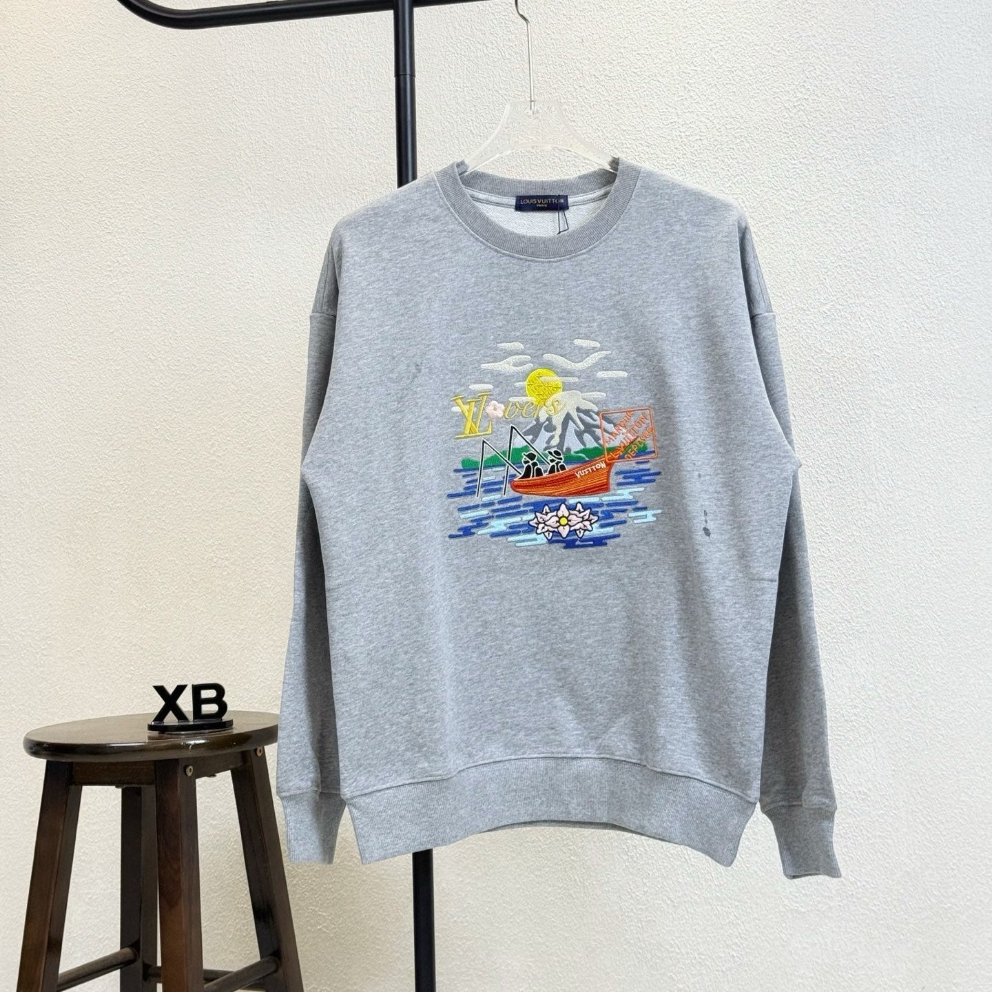 LV Fishing Embroidery Crew Neck Sweatshirt 493367