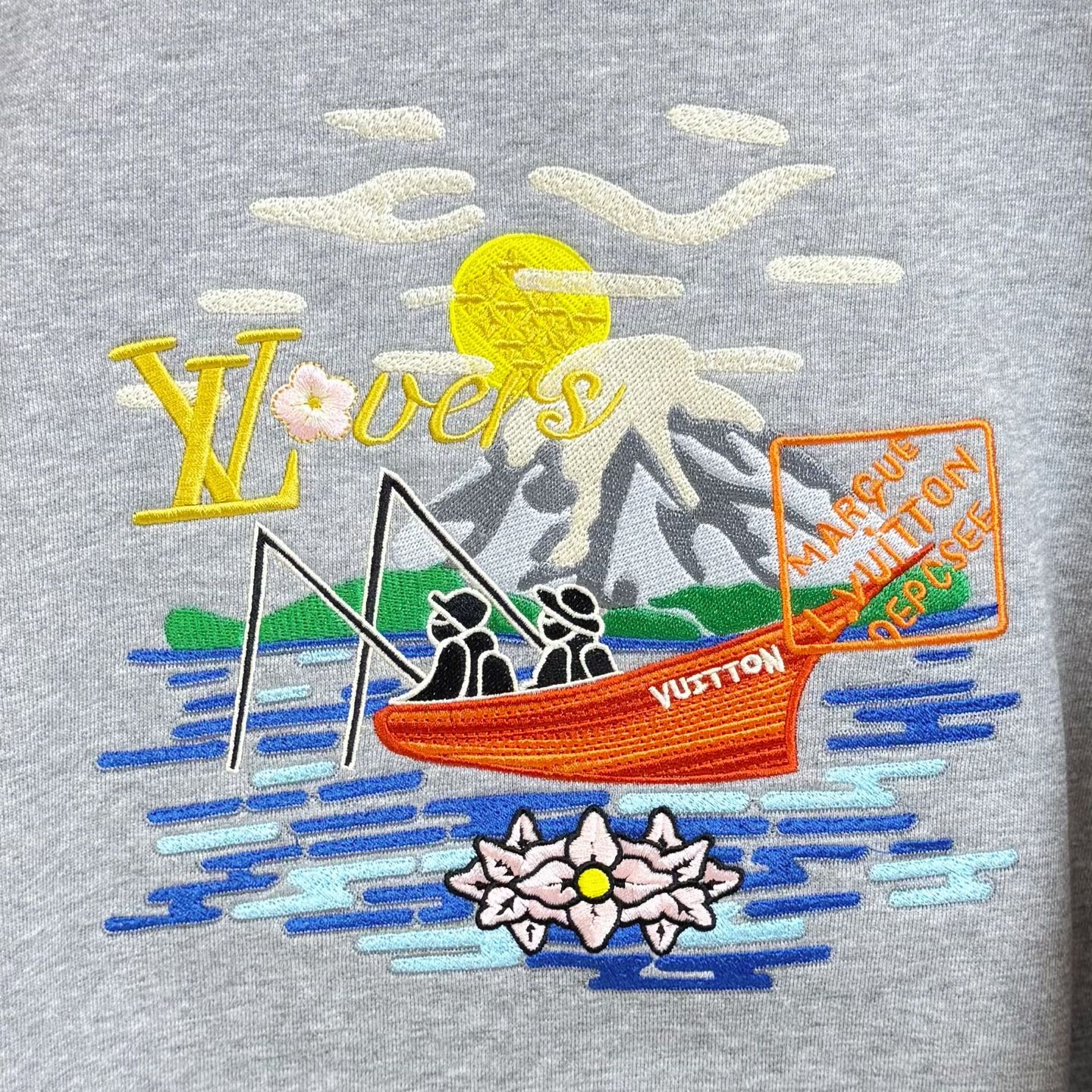 LV Fishing Embroidery Crew Neck Sweatshirt 493367
